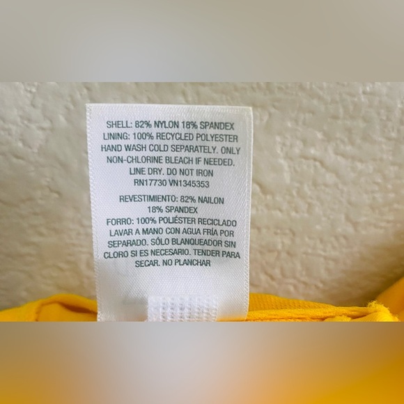 Wild Fable yellow knot front bikini top with adjustable straps Size small - Picture 6 of 6